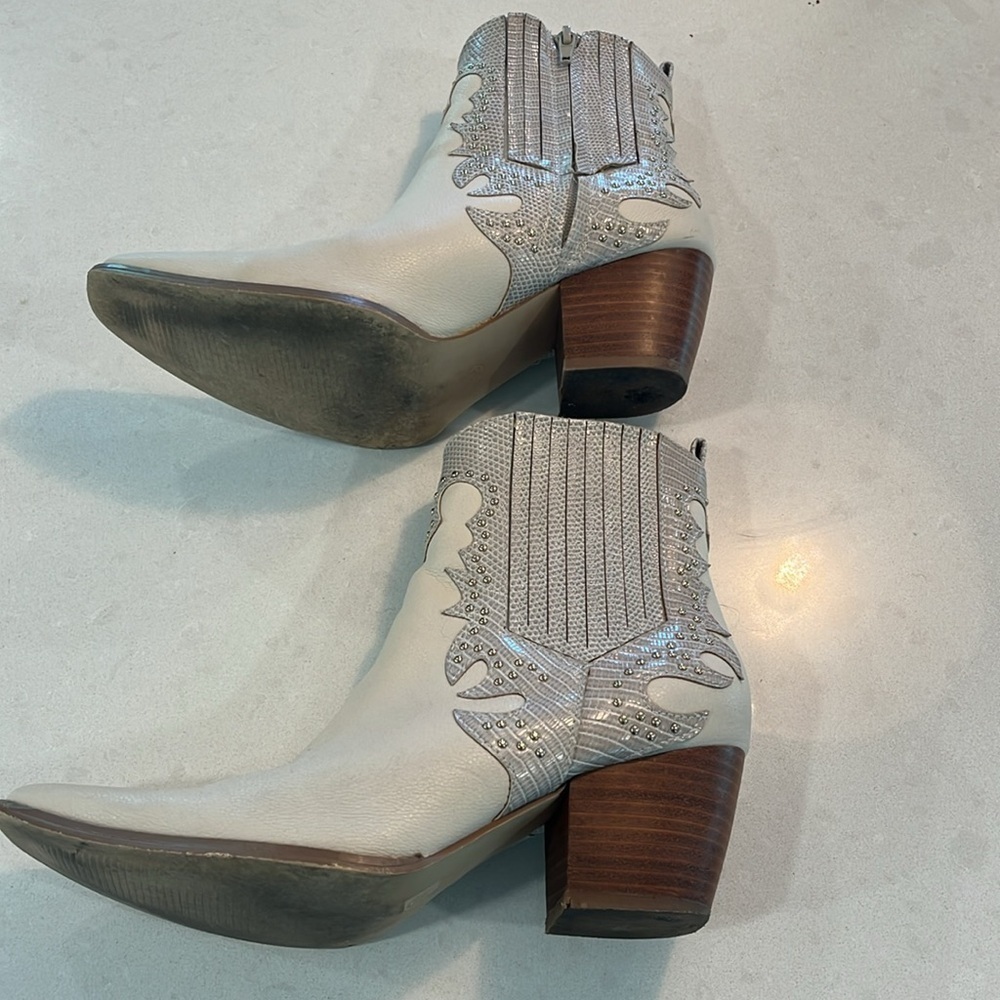 Coconuts Eliza Ankle Boots 6.5  Vegan Cream Studded Zip Sides Soft Clean EUC - Picture 3 of 12